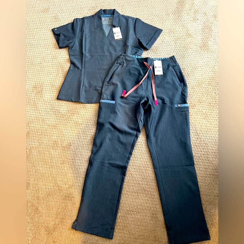 FIGS Brand New with Tags Scrub Set Inala S top and Evans skinny pant S petite